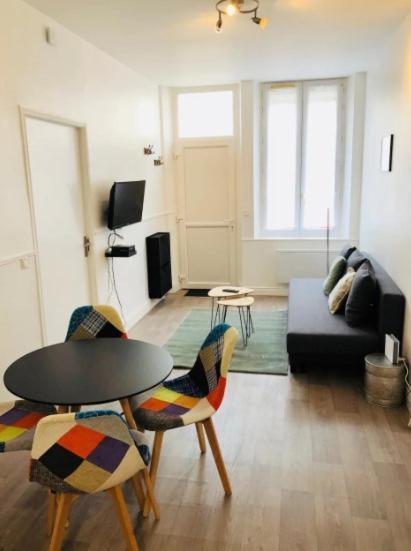 Aux Clefs Des Sacres - Jean De La Fontaine Apartamento Reims Exterior foto